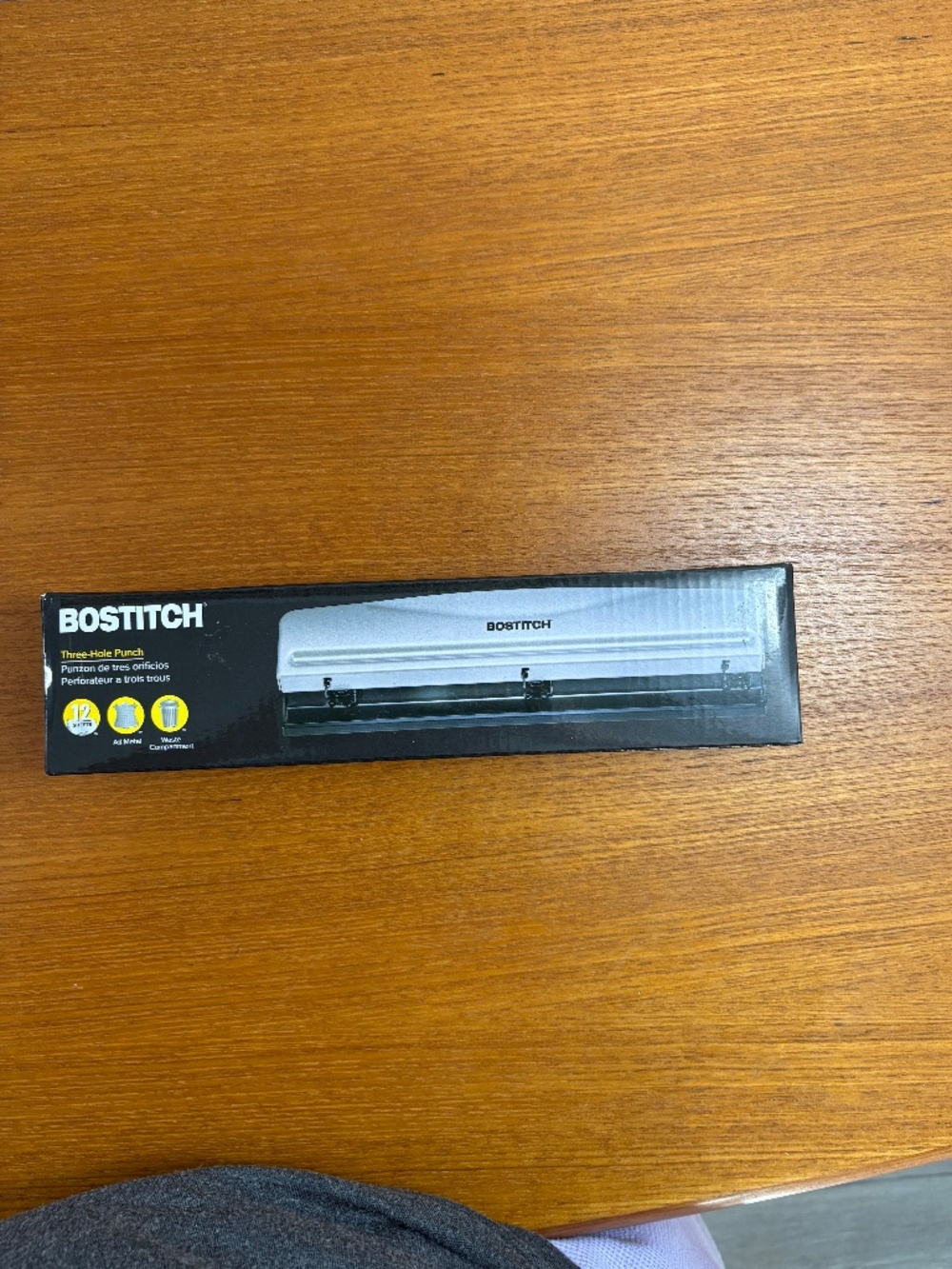 NEW in Box Bostitch Three-Hole Punch